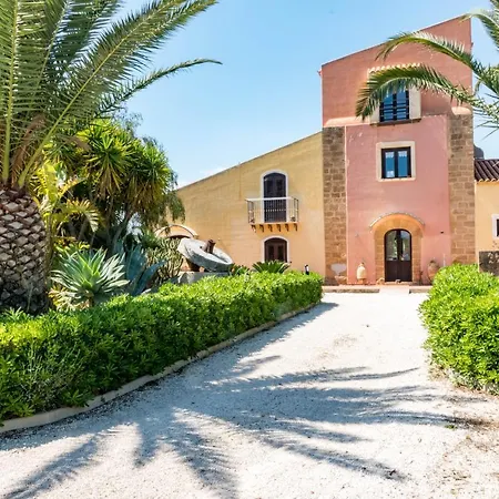 Country house Casa Vacanze Torre Tabia *