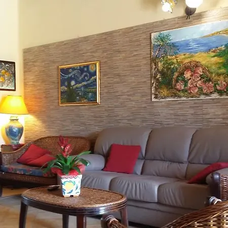 Casa Vacanze Torre Tabia Lantställe *
